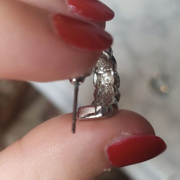 Avon Faux Diamonds Earrings - Picture 8 of 8